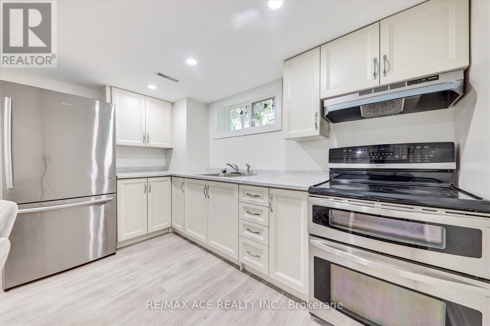 19 Blakemanor Boulevard, Toronto, Ontario  M1J 2W3 - Photo 24 - E12445009