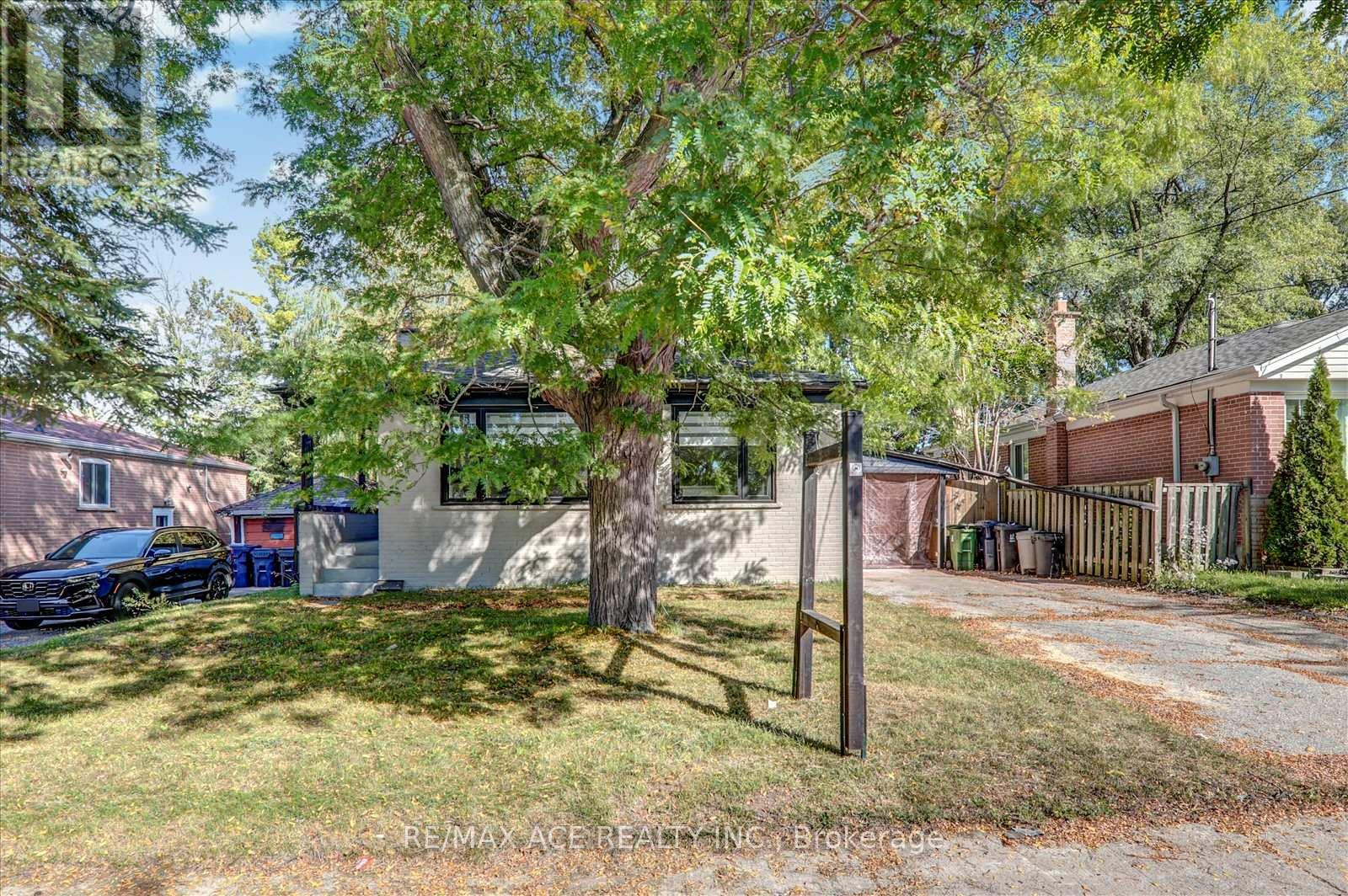 19 Blakemanor Boulevard, Toronto, Ontario  M1J 2W3 - Photo 3 - E12445009
