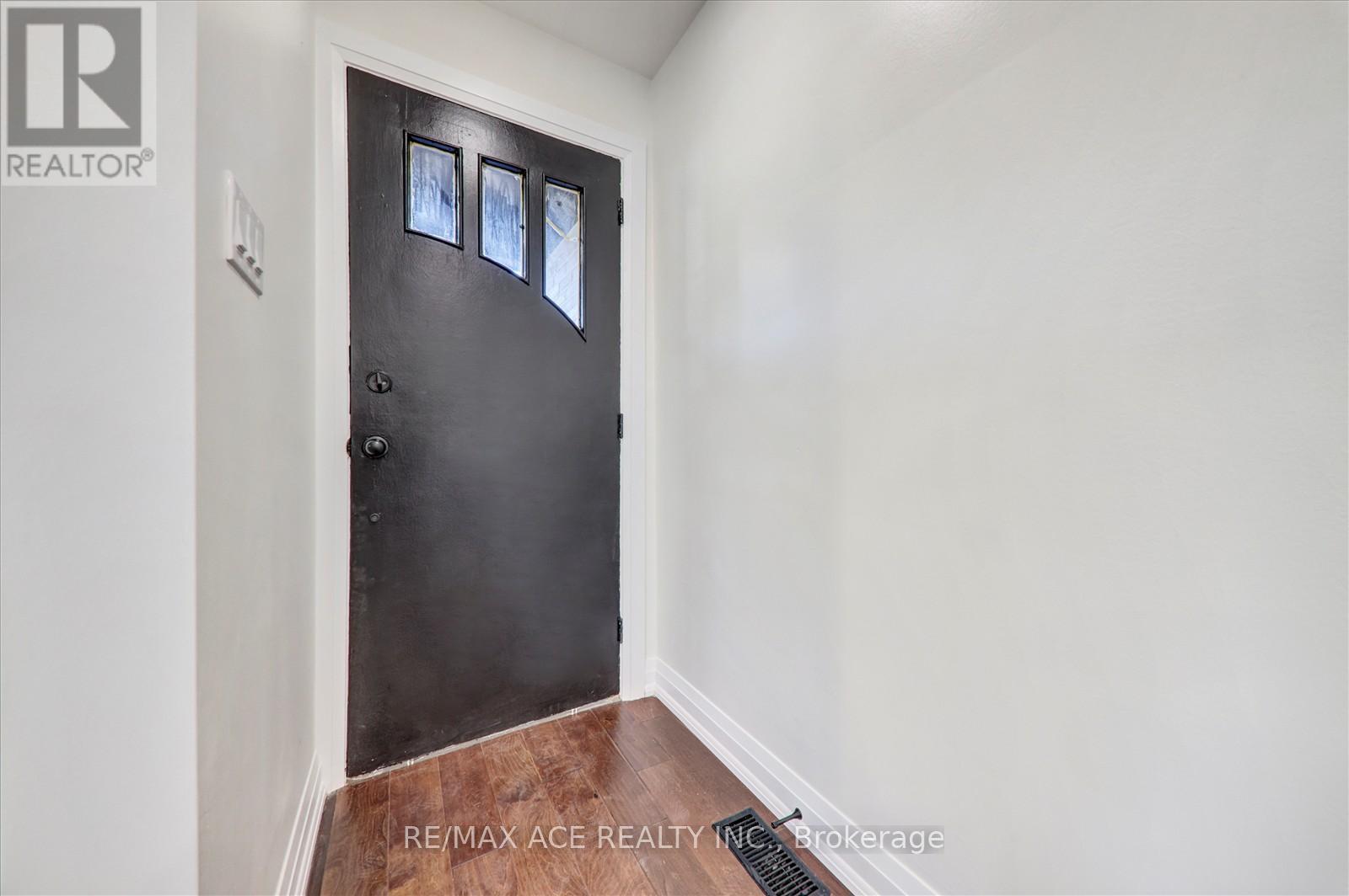 19 Blakemanor Boulevard, Toronto, Ontario  M1J 2W3 - Photo 6 - E12445009