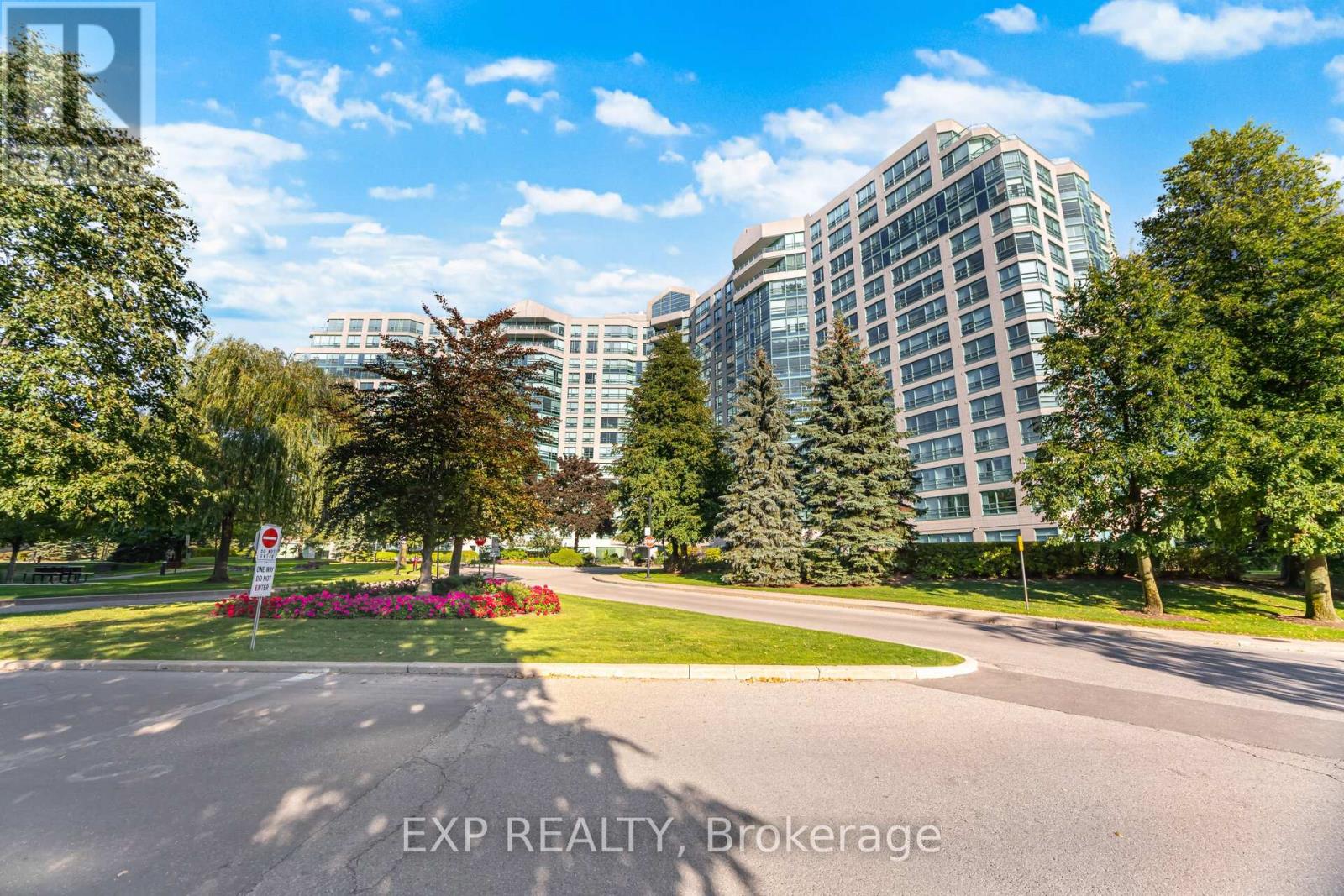 613 - 7825 Bayview Avenue, Markham (Aileen-Willowbrook), Ontario  L3T 7N2 - Photo 1 - N12445017