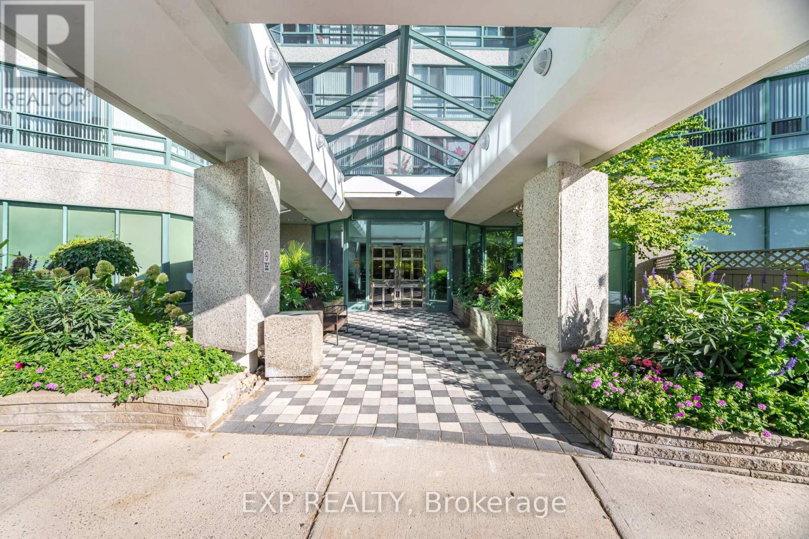 613 - 7825 Bayview Avenue, Markham (Aileen-Willowbrook), Ontario  L3T 7N2 - Photo 3 - N12445017