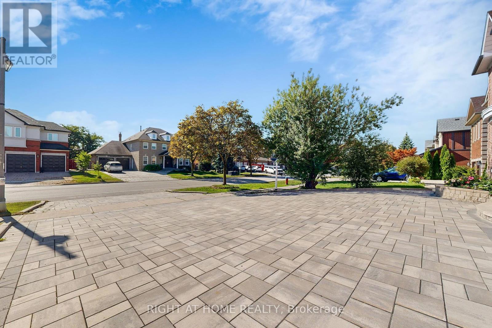 8 Springbrook Drive, Richmond Hill (Langstaff), Ontario  L4B 3R9 - Photo 46 - N12445018
