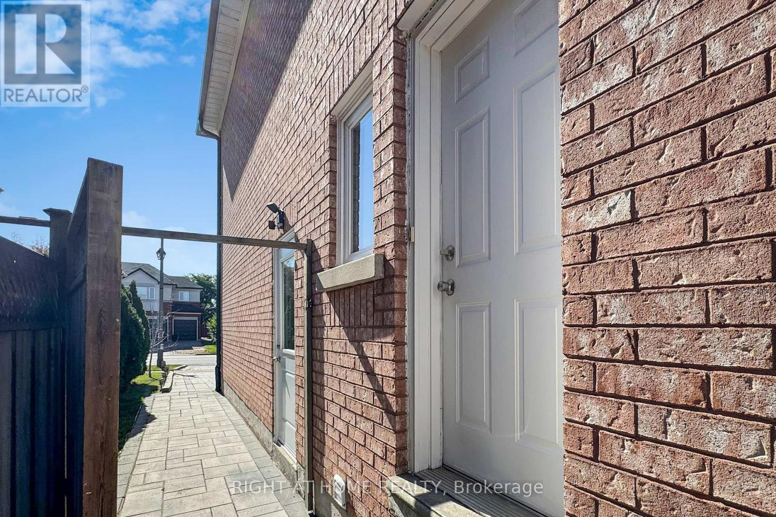 8 Springbrook Drive, Richmond Hill (Langstaff), Ontario  L4B 3R9 - Photo 47 - N12445018