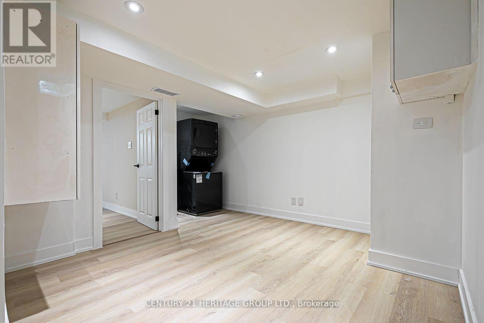 Bsmnt - 977 Birchwood Drive, Newmarket, Ontario  L3Y 6G9 - Photo 2 - N12445040