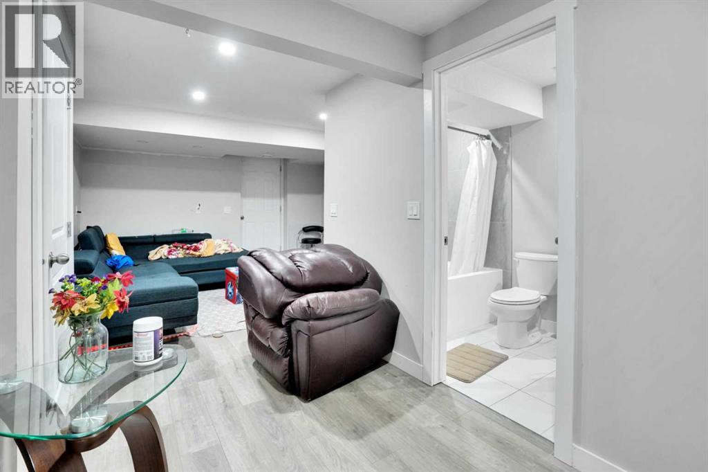 215 Savanna Parade Ne, Calgary, Alberta  T3J 0W1 - Photo 10 - A2255435