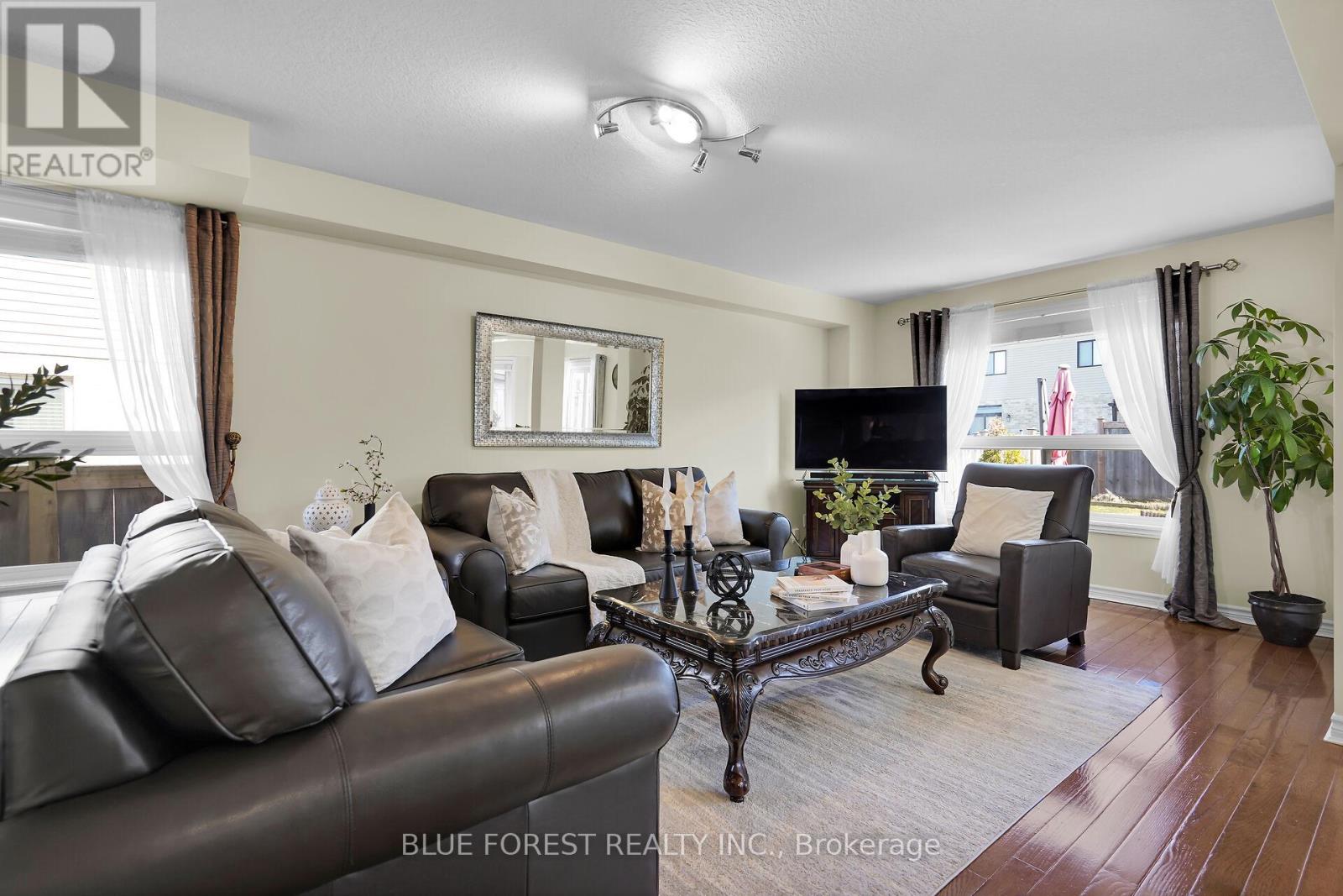 3303 Jinnies Way, London South (South W), Ontario  N6L 0B8 - Photo 10 - X12445072