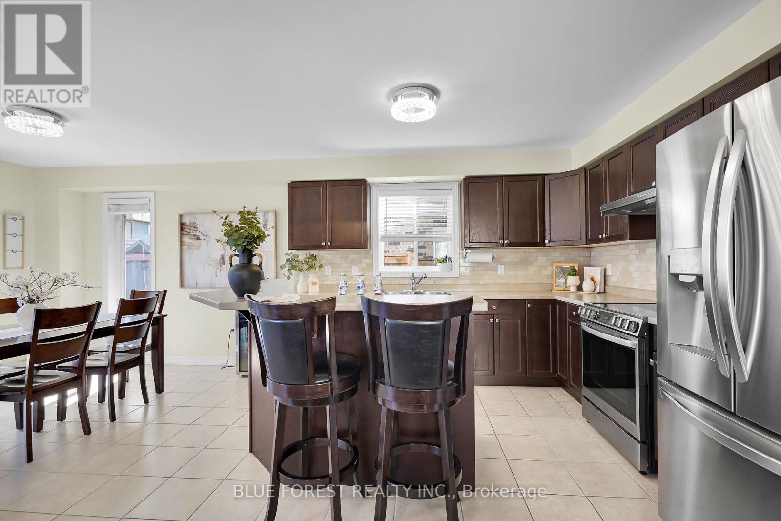 3303 Jinnies Way, London South (South W), Ontario  N6L 0B8 - Photo 13 - X12445072
