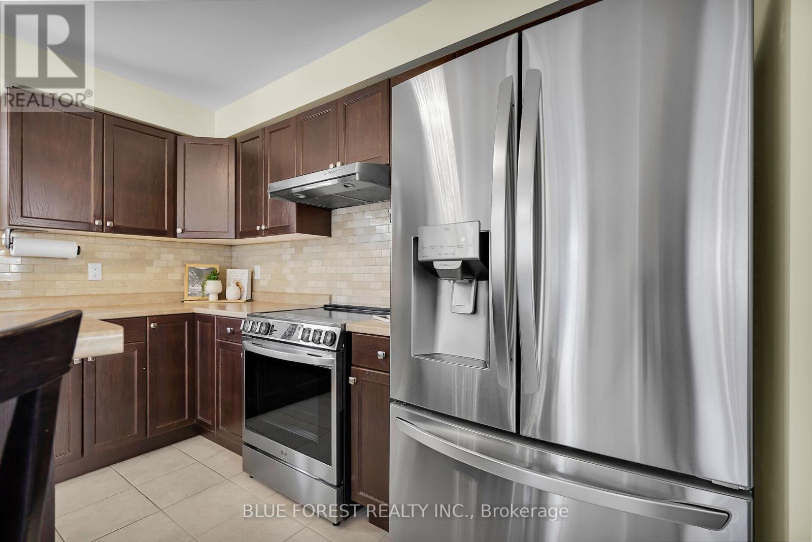3303 Jinnies Way, London South (South W), Ontario  N6L 0B8 - Photo 14 - X12445072