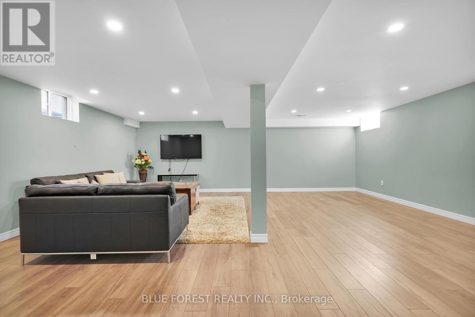 3303 Jinnies Way, London South (South W), Ontario  N6L 0B8 - Photo 32 - X12445072