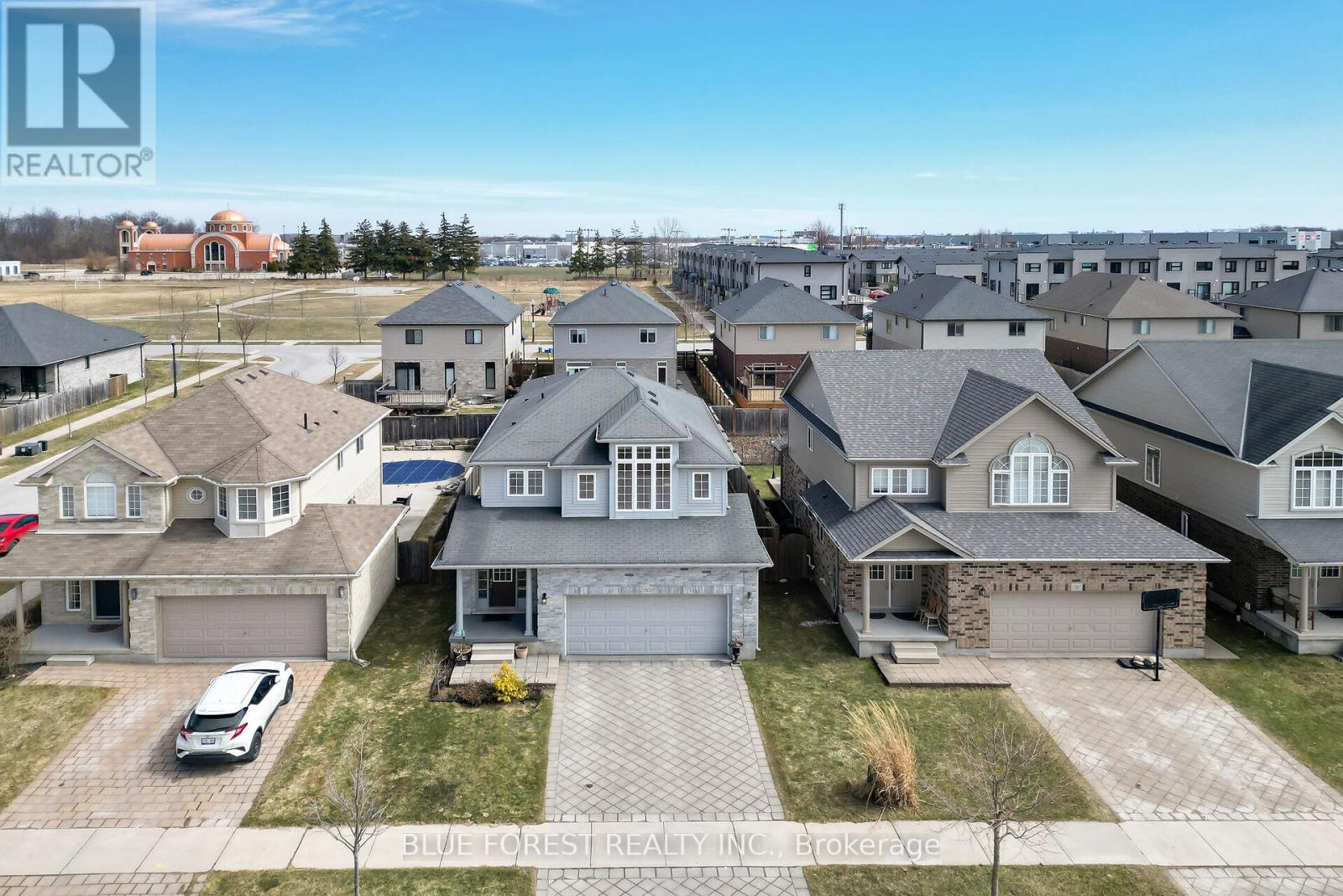 3303 Jinnies Way, London South (South W), Ontario  N6L 0B8 - Photo 5 - X12445072