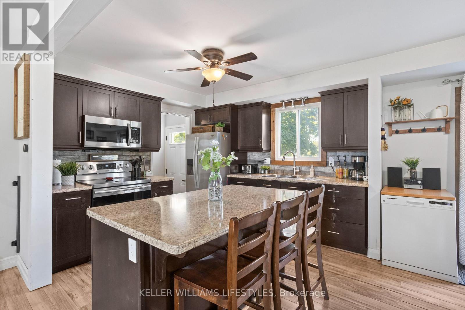 4723 Ausable Drive, North Middlesex, Ontario  N0M 1A0 - Photo 11 - X12445076