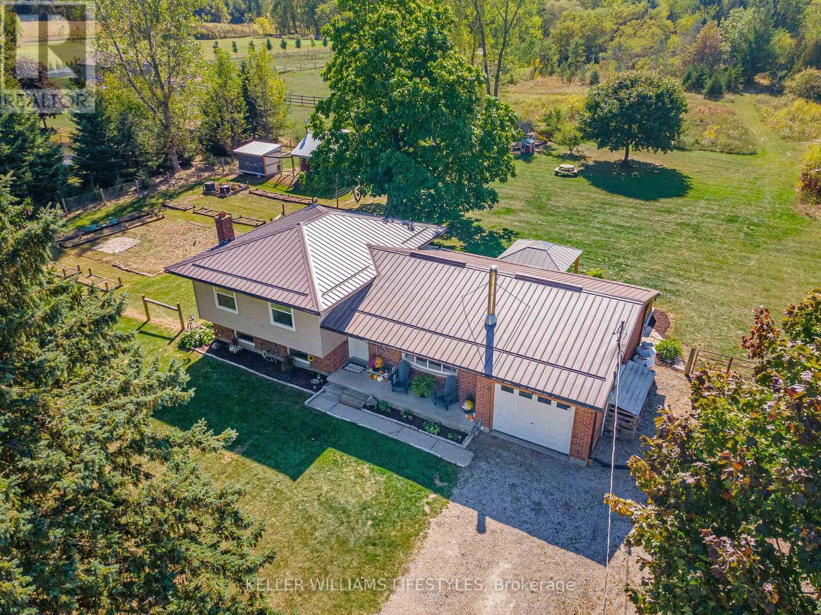 4723 Ausable Drive, North Middlesex, Ontario  N0M 1A0 - Photo 2 - X12445076