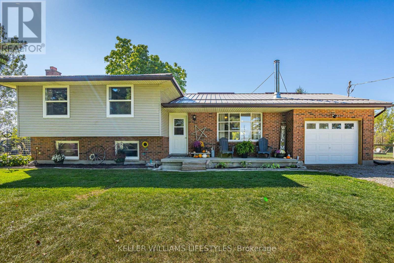 4723 Ausable Drive, North Middlesex, Ontario  N0M 1A0 - Photo 3 - X12445076