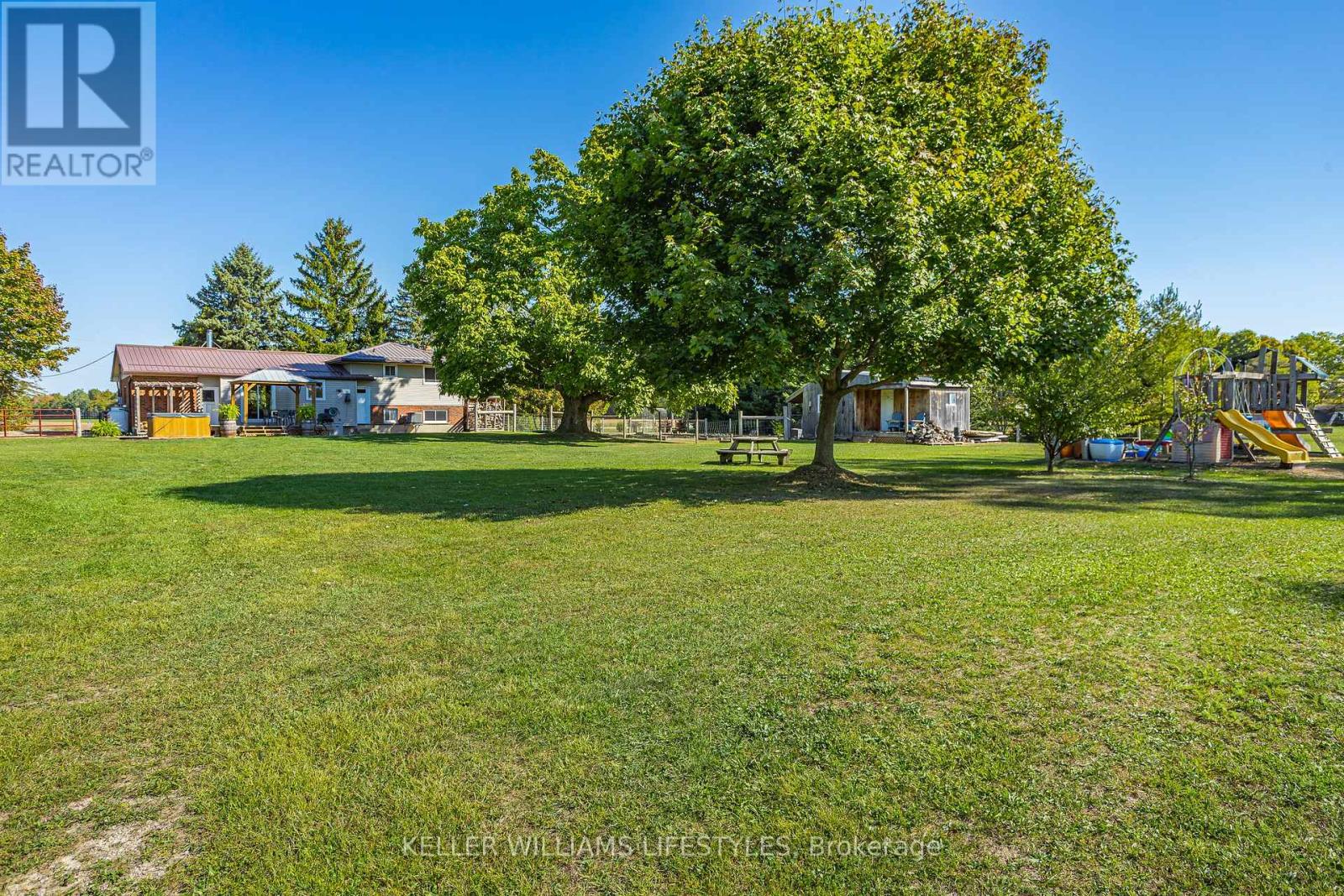 4723 Ausable Drive, North Middlesex, Ontario  N0M 1A0 - Photo 38 - X12445076