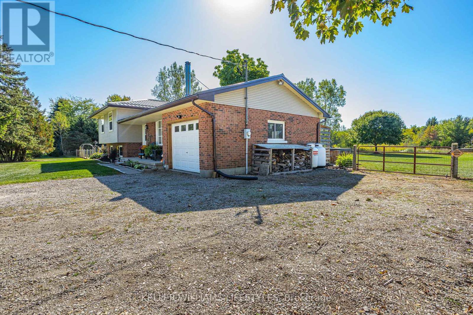 4723 Ausable Drive, North Middlesex, Ontario  N0M 1A0 - Photo 43 - X12445076