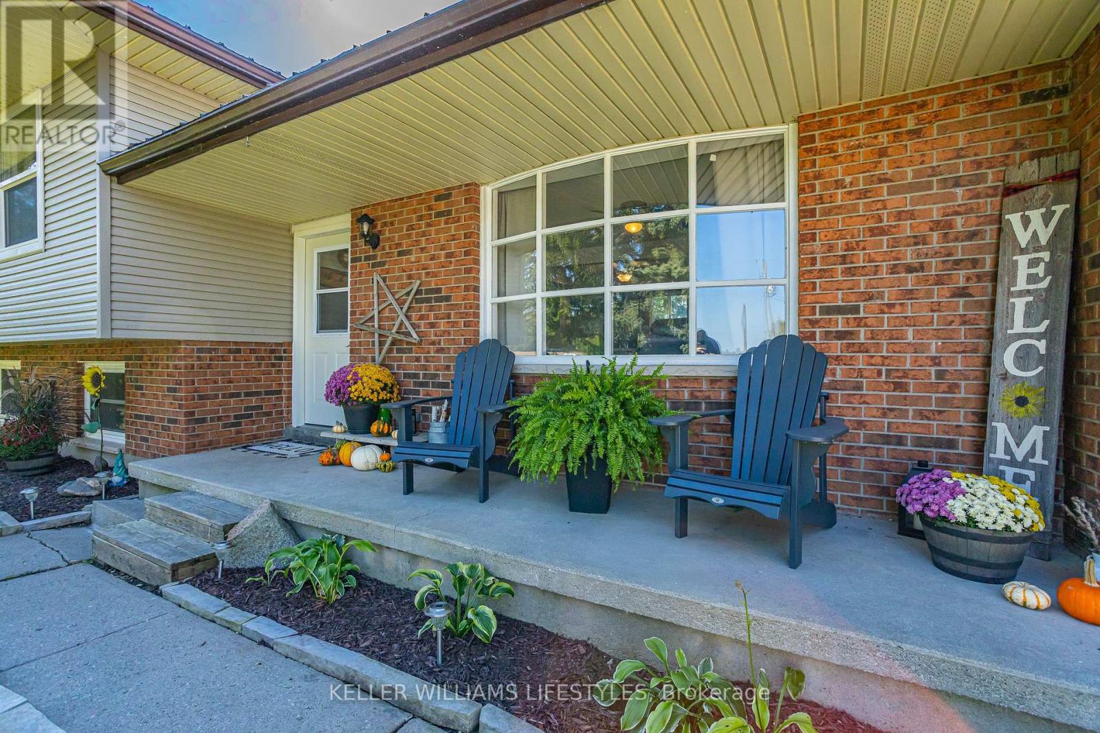 4723 Ausable Drive, North Middlesex, Ontario  N0M 1A0 - Photo 5 - X12445076