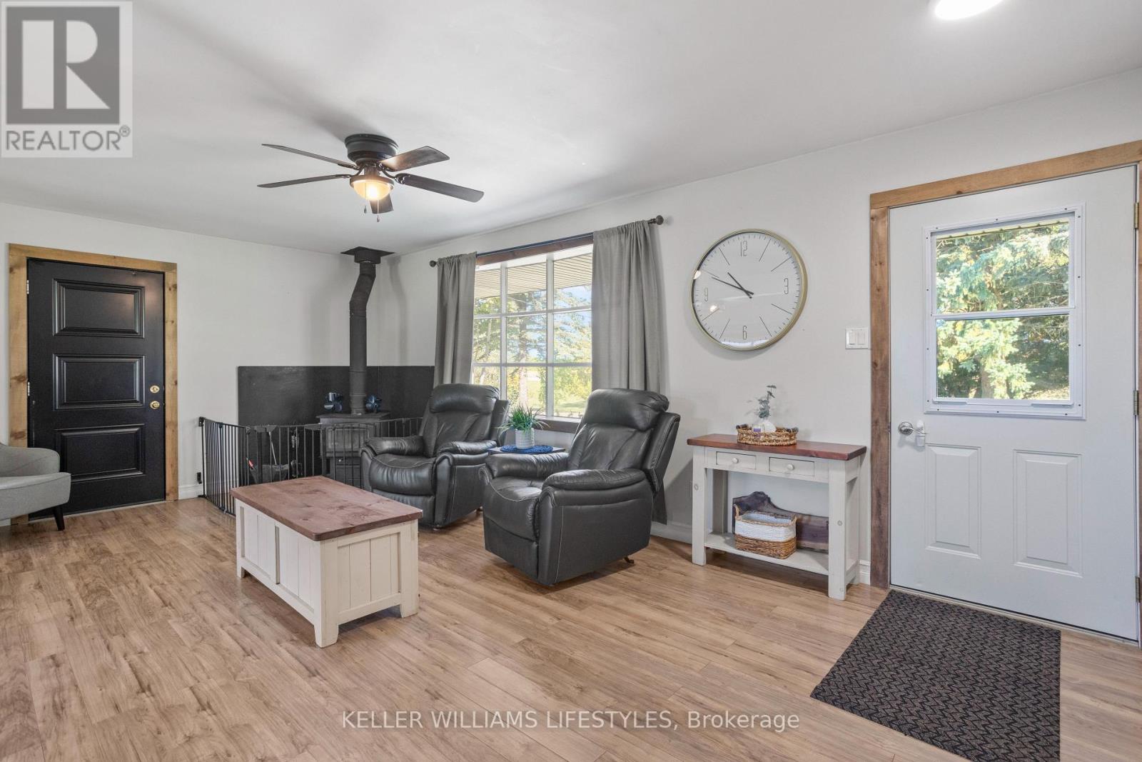 4723 Ausable Drive, North Middlesex, Ontario  N0M 1A0 - Photo 8 - X12445076