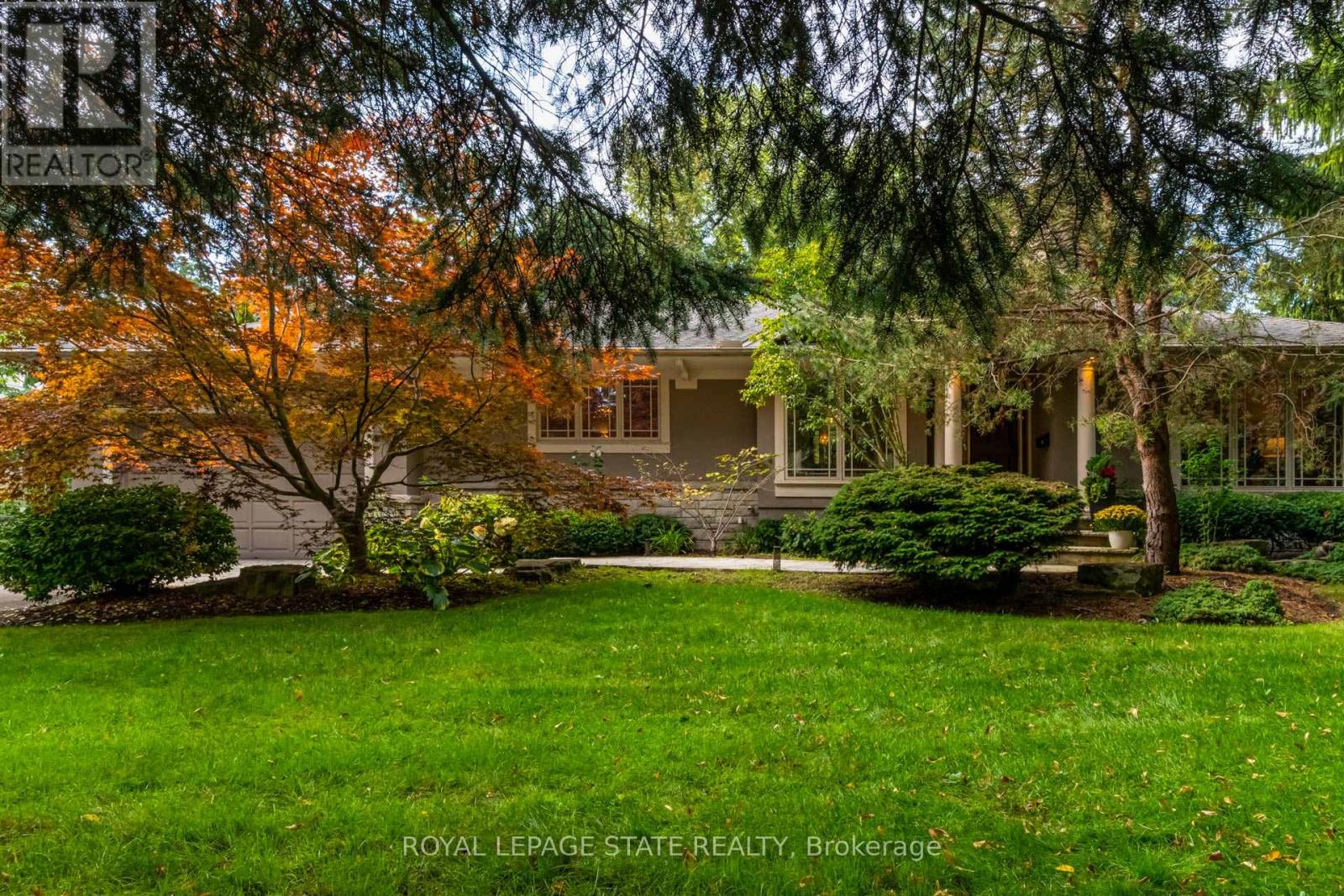 2047 Ardleigh Road, Oakville (Fd Ford), Ontario  L6J 1V6 - Photo 1 - W12444992