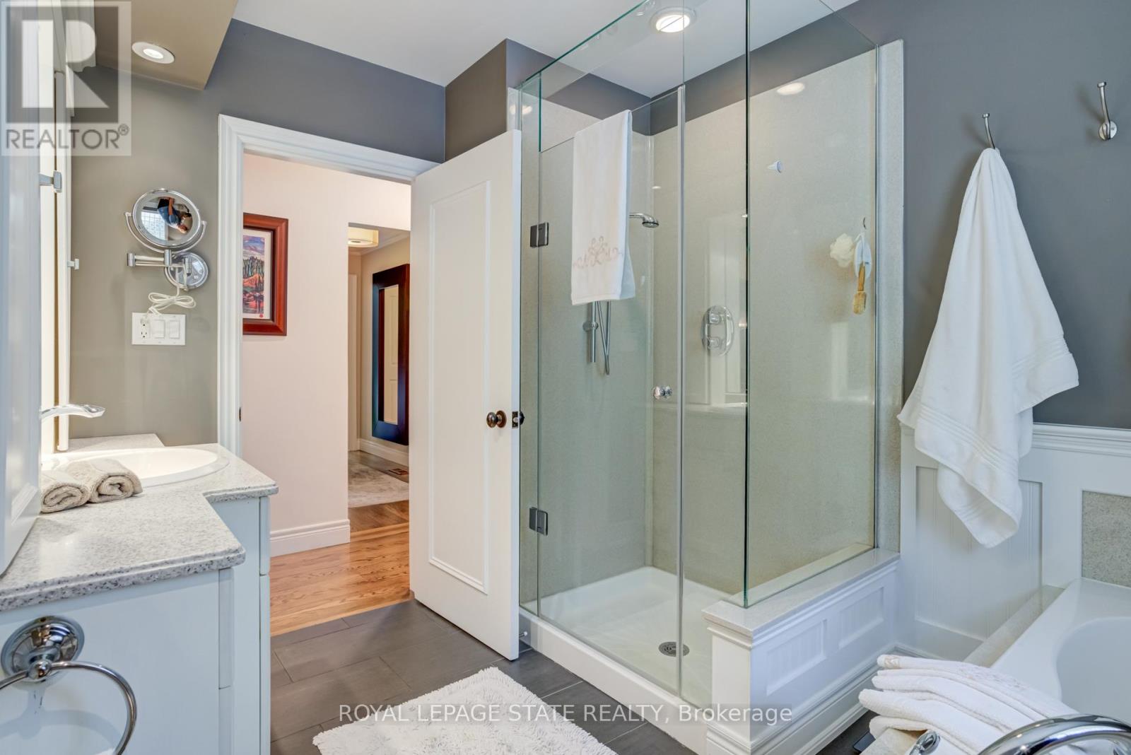 2047 Ardleigh Road, Oakville (Fd Ford), Ontario  L6J 1V6 - Photo 23 - W12444992