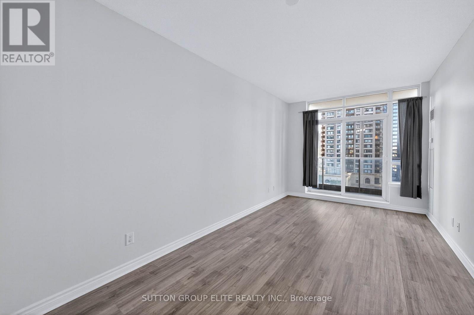 1407 - 388 Prince Of Wales Drive, Mississauga (City Centre), Ontario  L5B 0A1 - Photo 10 - W12445015