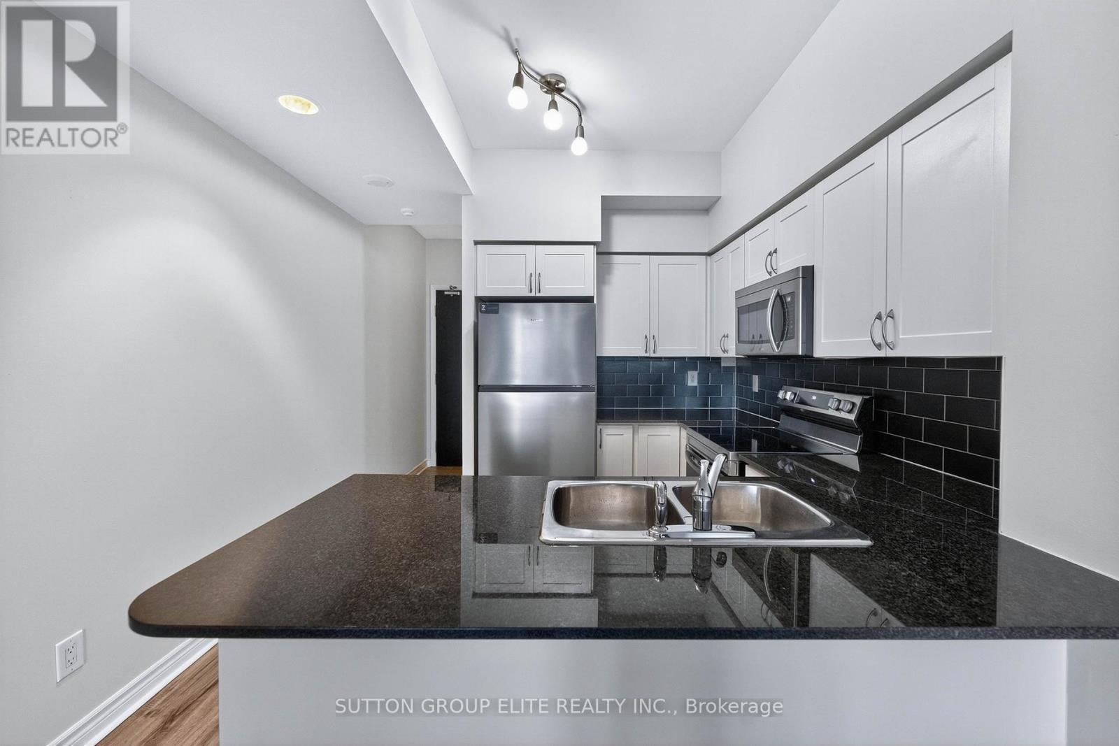 1407 - 388 Prince Of Wales Drive, Mississauga (City Centre), Ontario  L5B 0A1 - Photo 17 - W12445015
