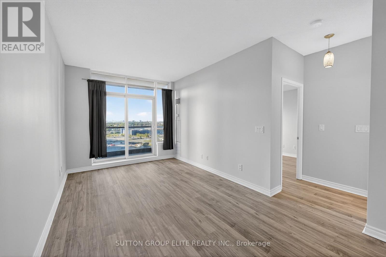 1407 - 388 Prince Of Wales Drive, Mississauga (City Centre), Ontario  L5B 0A1 - Photo 8 - W12445015
