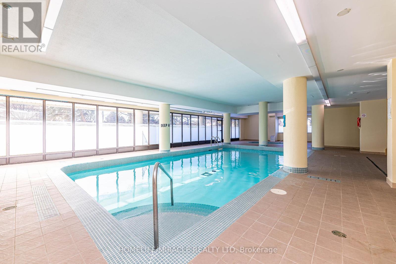 909 - 10 Markbrook Lane, Toronto, Ontario  M9V 5E3 - Photo 3 - W12445020