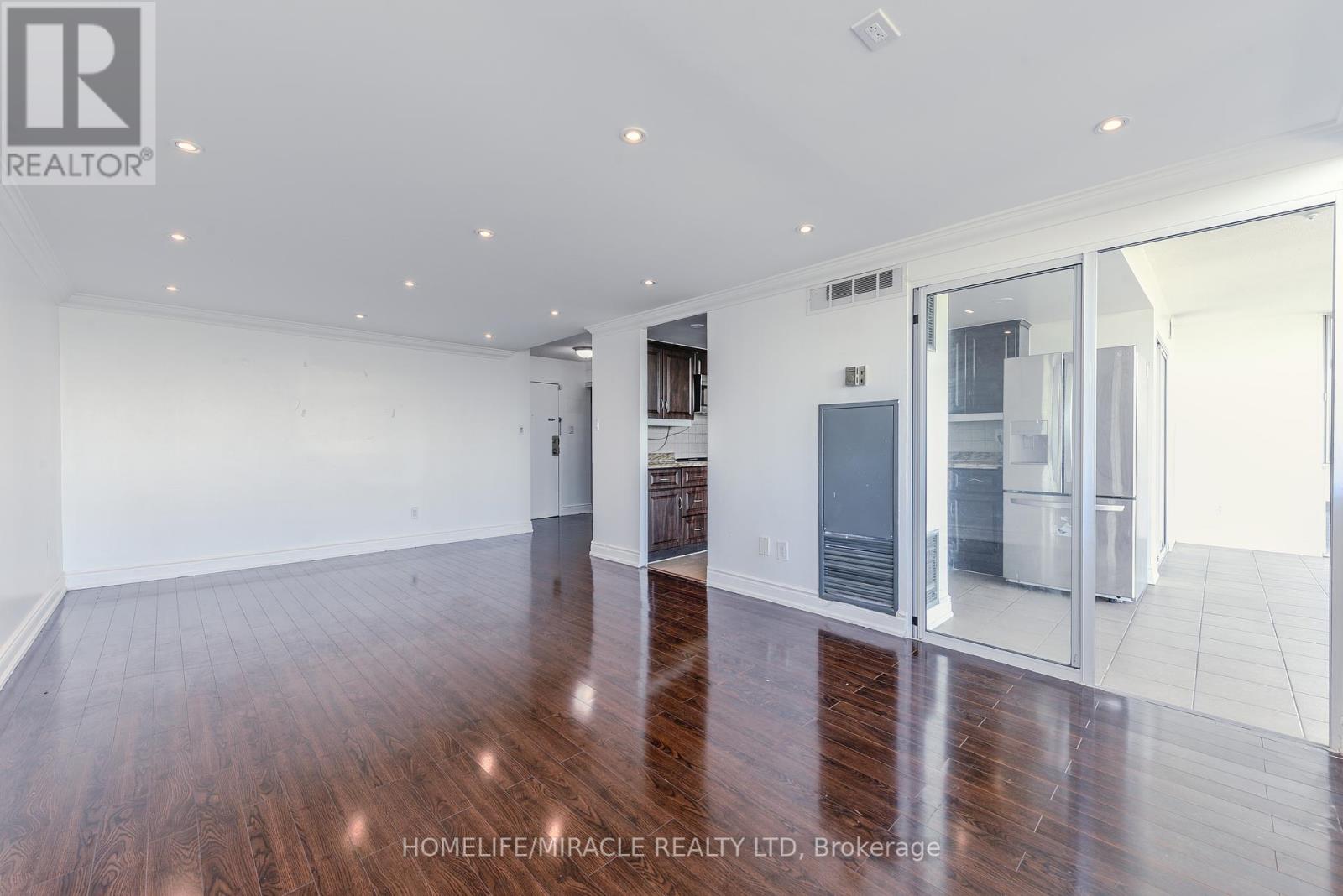 909 - 10 Markbrook Lane, Toronto, Ontario  M9V 5E3 - Photo 6 - W12445020