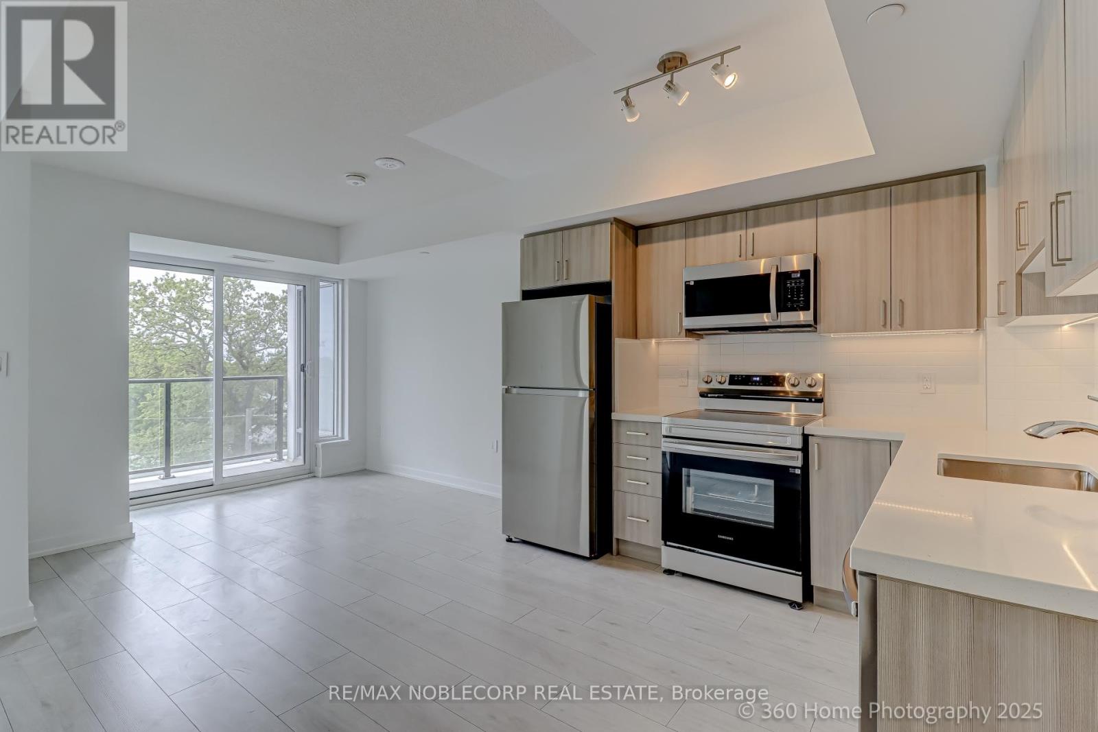 508 - 556 MARLEE AVENUE, Toronto, Ontario