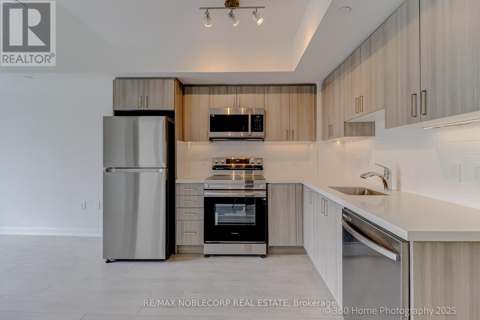 508 - 556 Marlee Avenue, Toronto, Ontario  M6B 0B1 - Photo 2 - W12445024