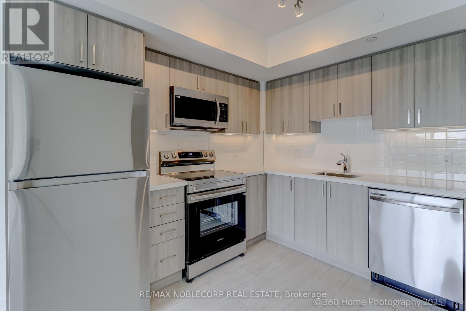 508 - 556 Marlee Avenue, Toronto, Ontario  M6B 0B1 - Photo 5 - W12445024