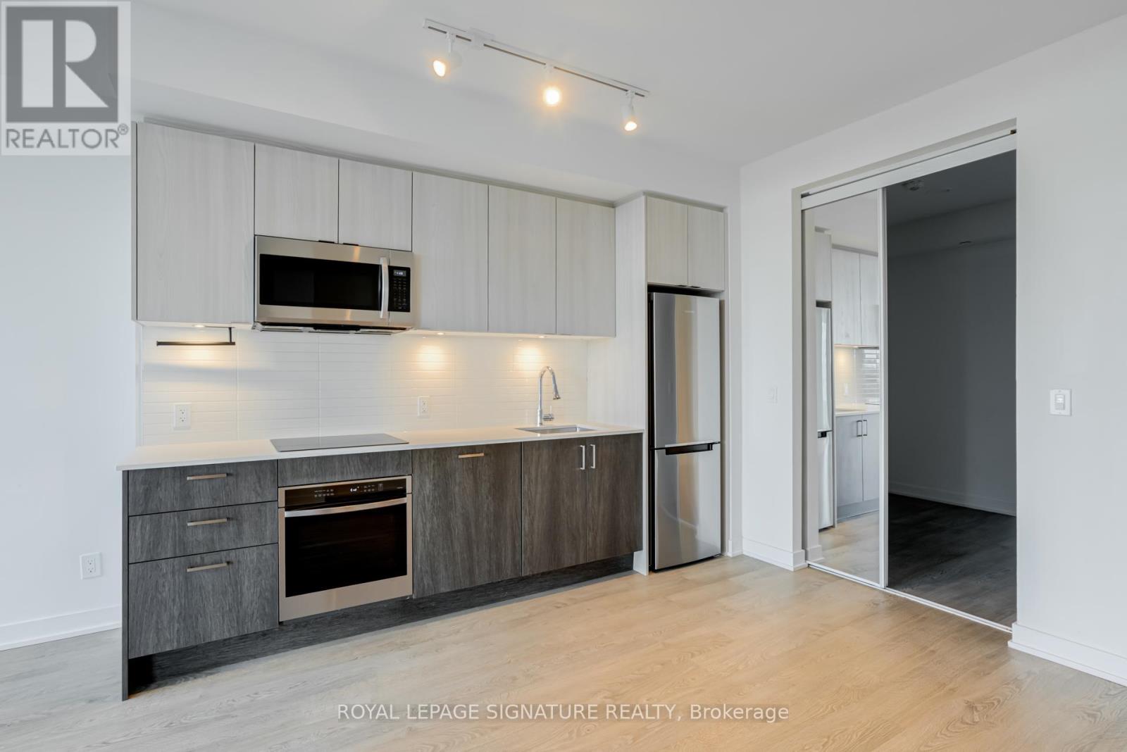 2217 - 1926 Lake Shore Boulevard W, Toronto (High Park-Swansea), Ontario  M6S 1A1 - Photo 10 - W12445028