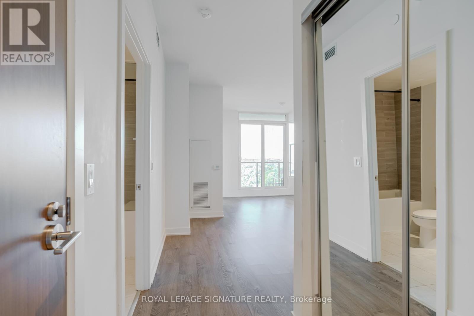 2217 - 1926 Lake Shore Boulevard W, Toronto (High Park-Swansea), Ontario  M6S 1A1 - Photo 3 - W12445028