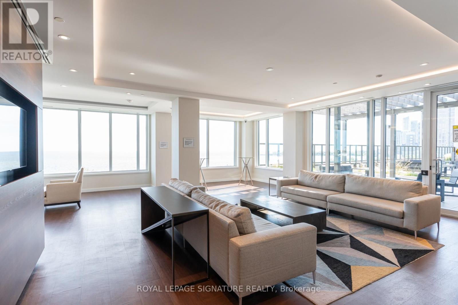 2217 - 1926 Lake Shore Boulevard W, Toronto (High Park-Swansea), Ontario  M6S 1A1 - Photo 35 - W12445028