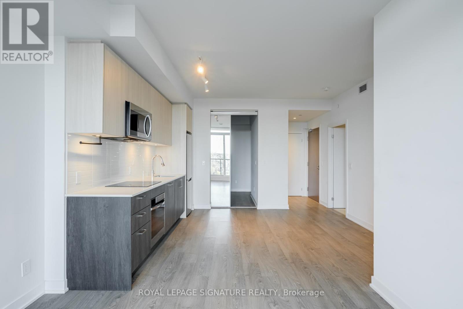 2217 - 1926 Lake Shore Boulevard W, Toronto (High Park-Swansea), Ontario  M6S 1A1 - Photo 5 - W12445028