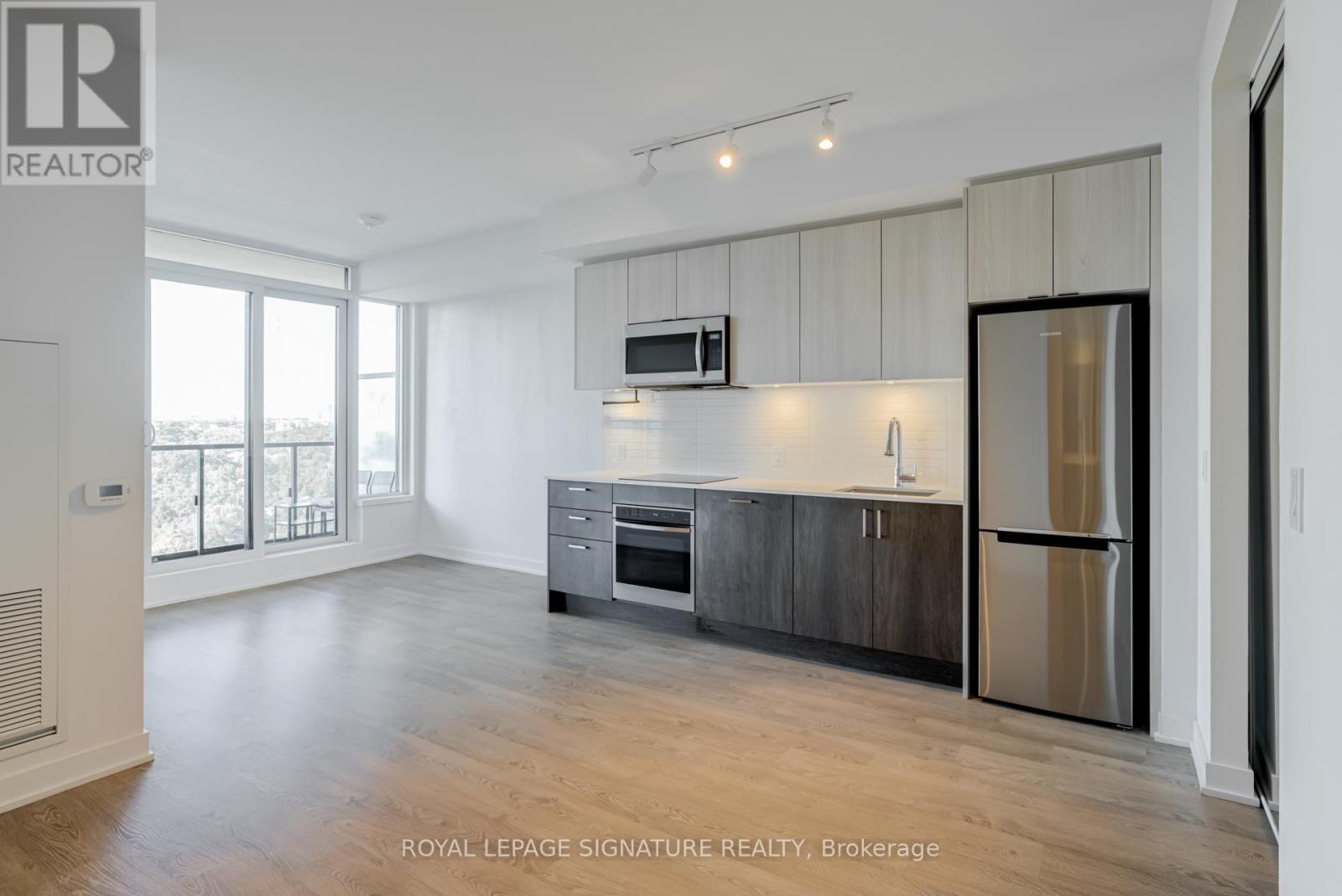 2217 - 1926 Lake Shore Boulevard W, Toronto (High Park-Swansea), Ontario  M6S 1A1 - Photo 8 - W12445028