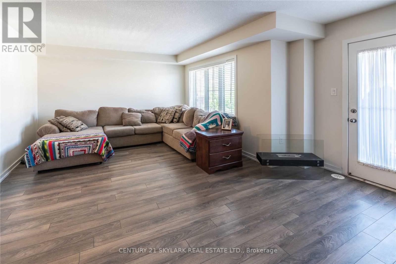 6 Francesco Street, Brampton, Ontario  L7A 0C7 - Photo 4 - W12445034