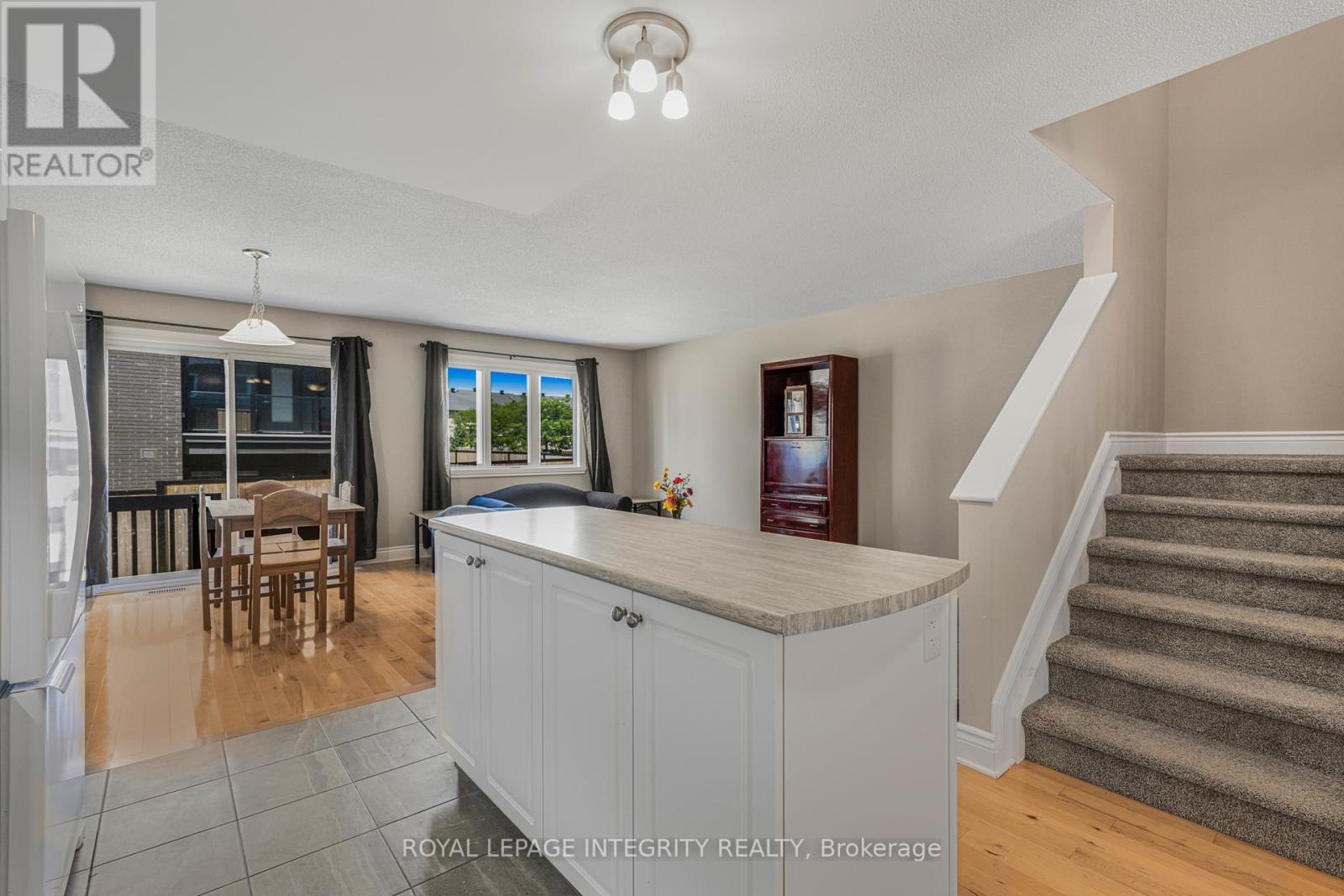 1132 Docteur Corbeil Boulevard, Clarence-Rockland, Ontario  K4K 1P6 - Photo 7 - X12445053