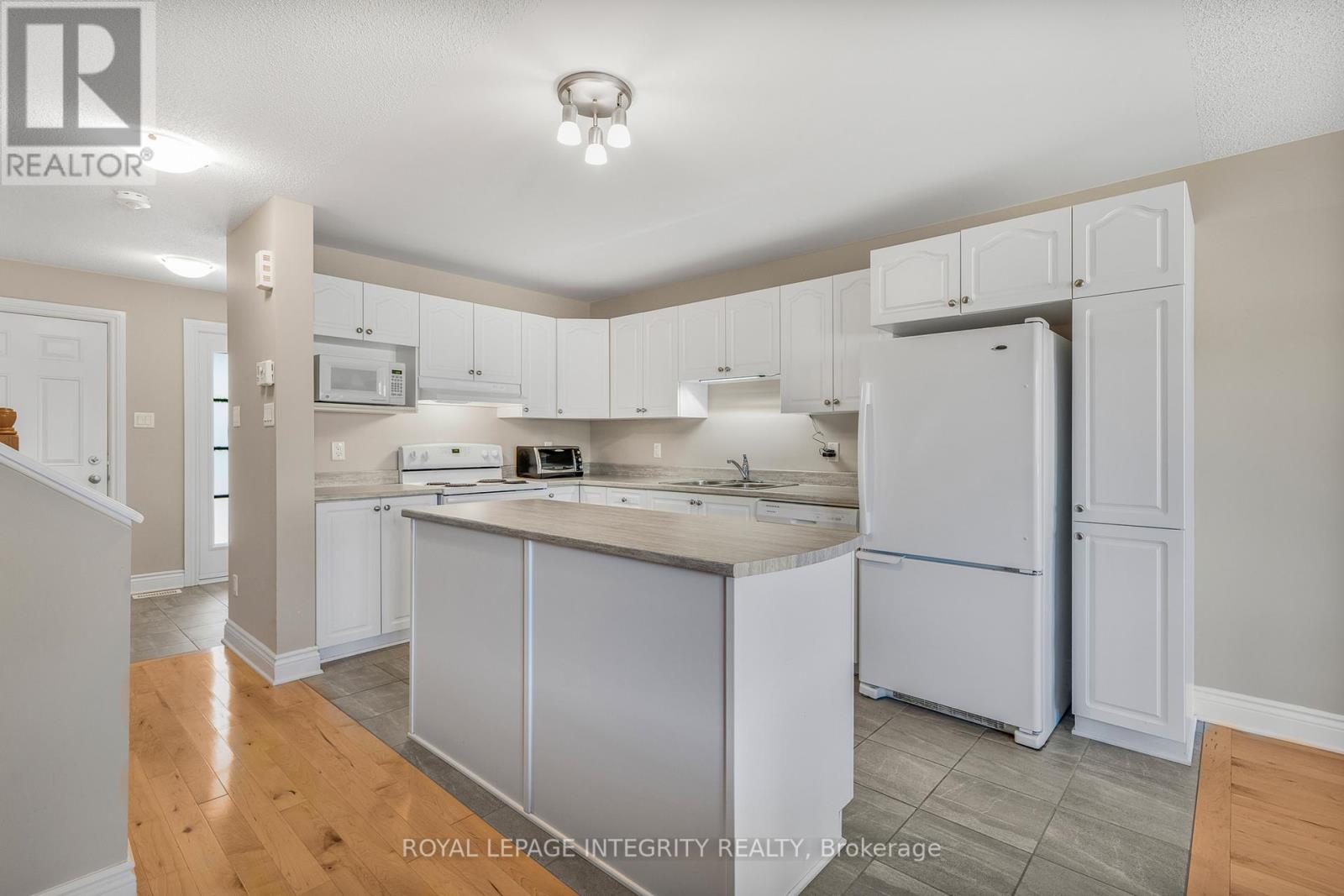 1132 Docteur Corbeil Boulevard, Clarence-Rockland, Ontario  K4K 1P6 - Photo 9 - X12445053