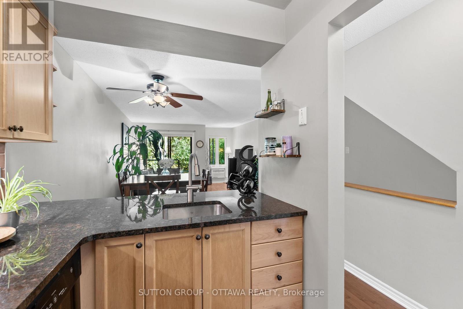 25 Crispin Private, Ottawa, Ontario  K1K 2T7 - Photo 11 - X12445080