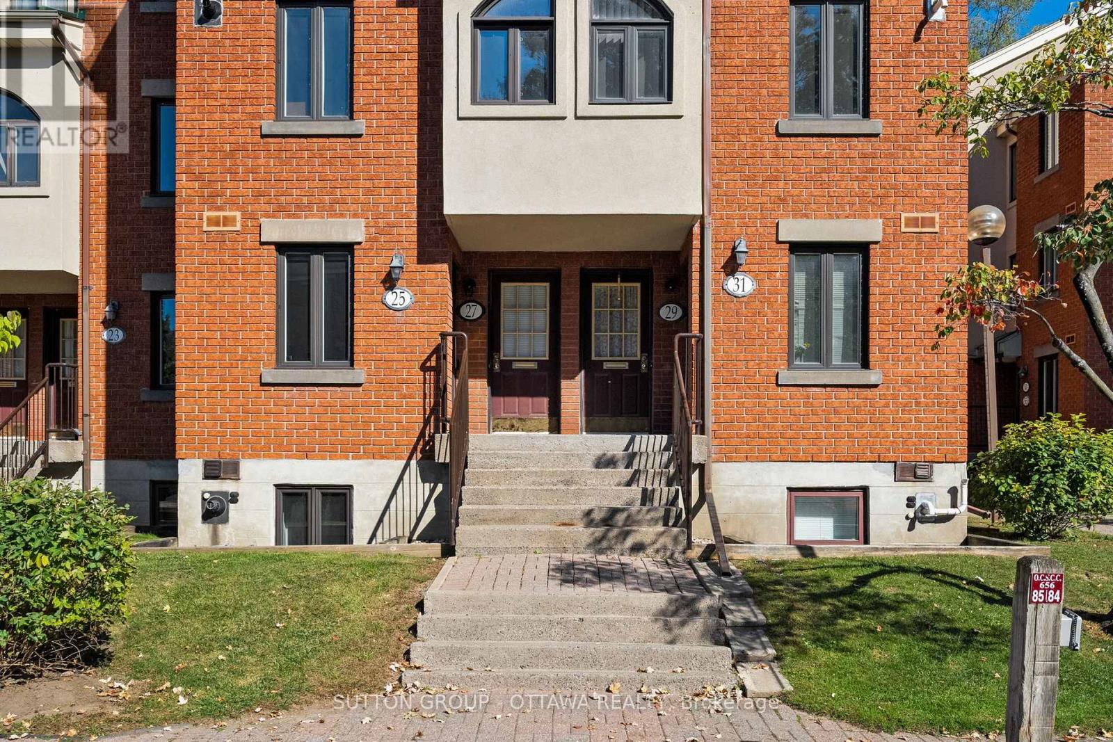 25 Crispin Private, Ottawa, Ontario  K1K 2T7 - Photo 3 - X12445080