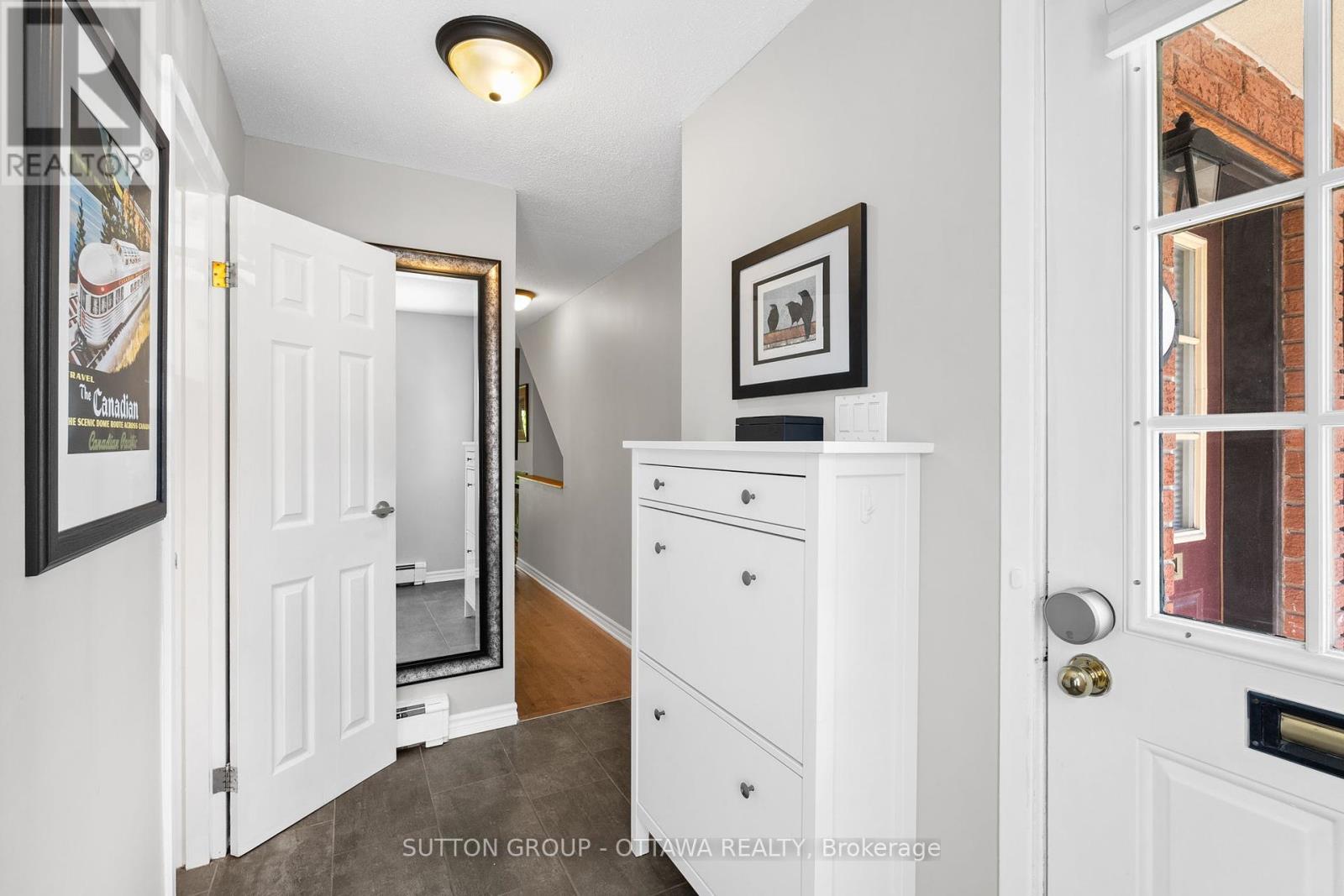 25 Crispin Private, Ottawa, Ontario  K1K 2T7 - Photo 4 - X12445080