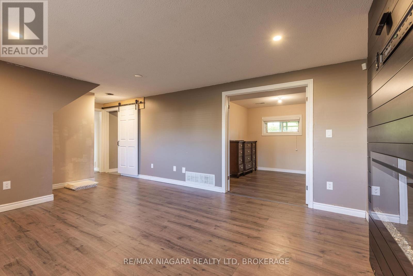 44 Maple Leaf Avenue S, Fort Erie, Ontario  L0S 1N0 - Photo 17 - X12445063