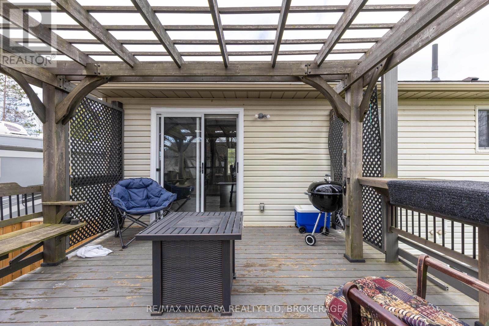 44 Maple Leaf Avenue S, Fort Erie, Ontario  L0S 1N0 - Photo 26 - X12445063