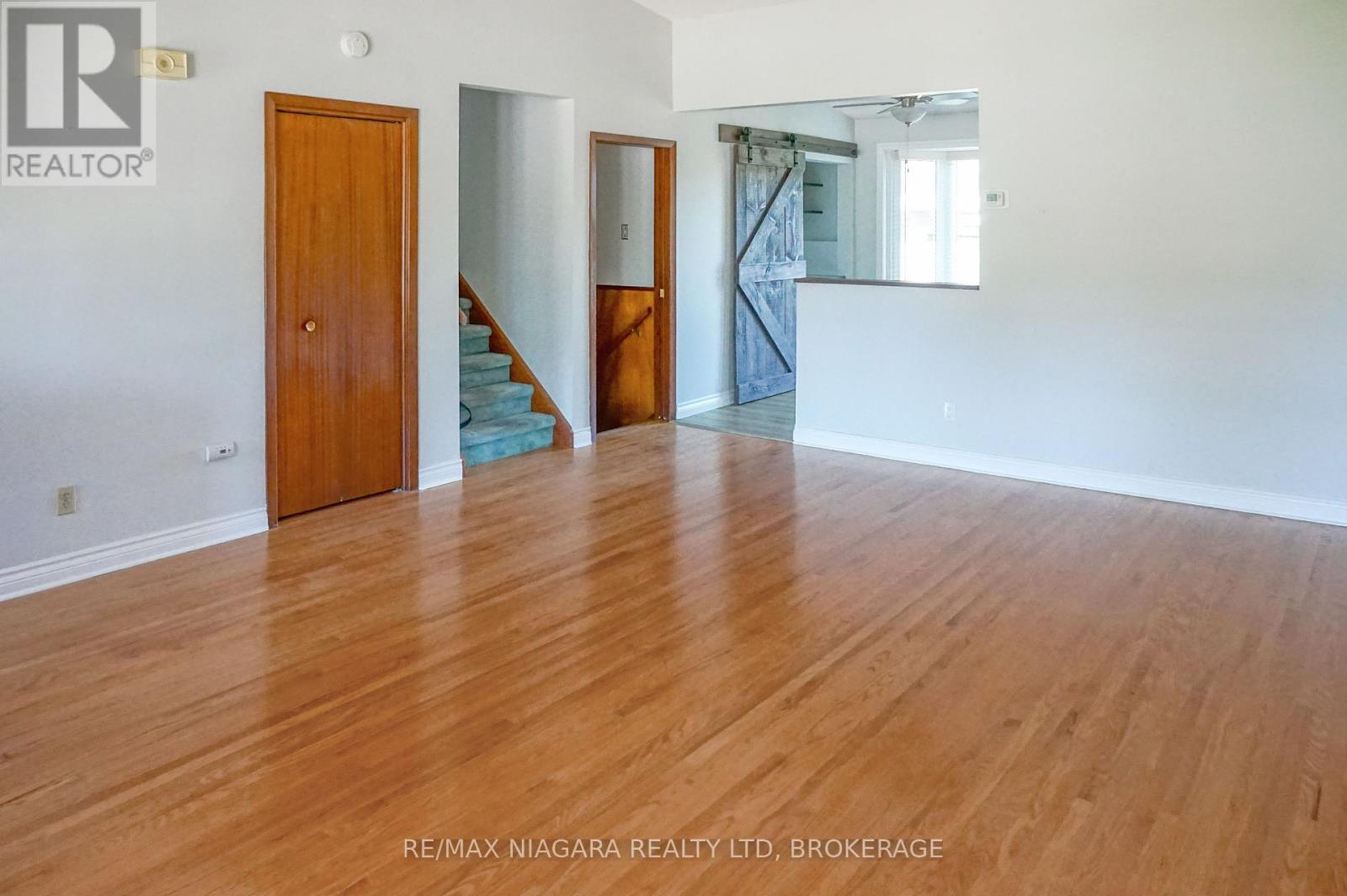 8824 Champlain Drive, Niagara Falls, Ontario  L2G 6Y6 - Photo 14 - X12445068