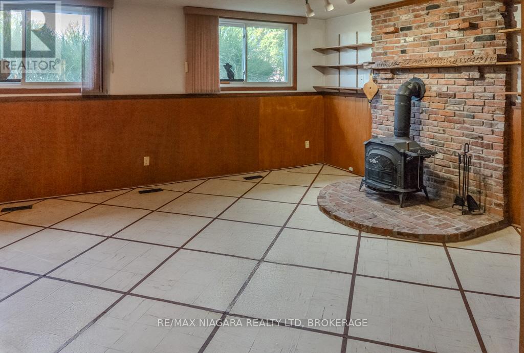 8824 Champlain Drive, Niagara Falls, Ontario  L2G 6Y6 - Photo 16 - X12445068
