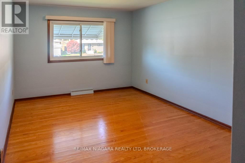 8824 Champlain Drive, Niagara Falls, Ontario  L2G 6Y6 - Photo 17 - X12445068