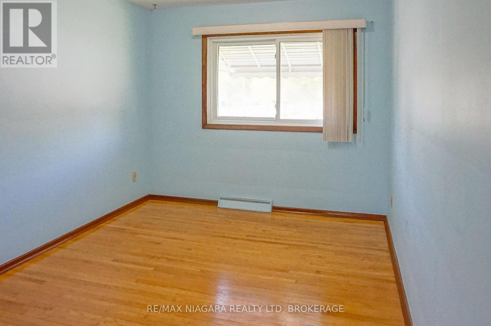 8824 Champlain Drive, Niagara Falls, Ontario  L2G 6Y6 - Photo 19 - X12445068