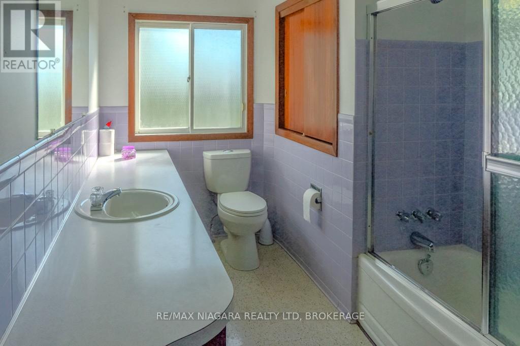 8824 Champlain Drive, Niagara Falls, Ontario  L2G 6Y6 - Photo 20 - X12445068