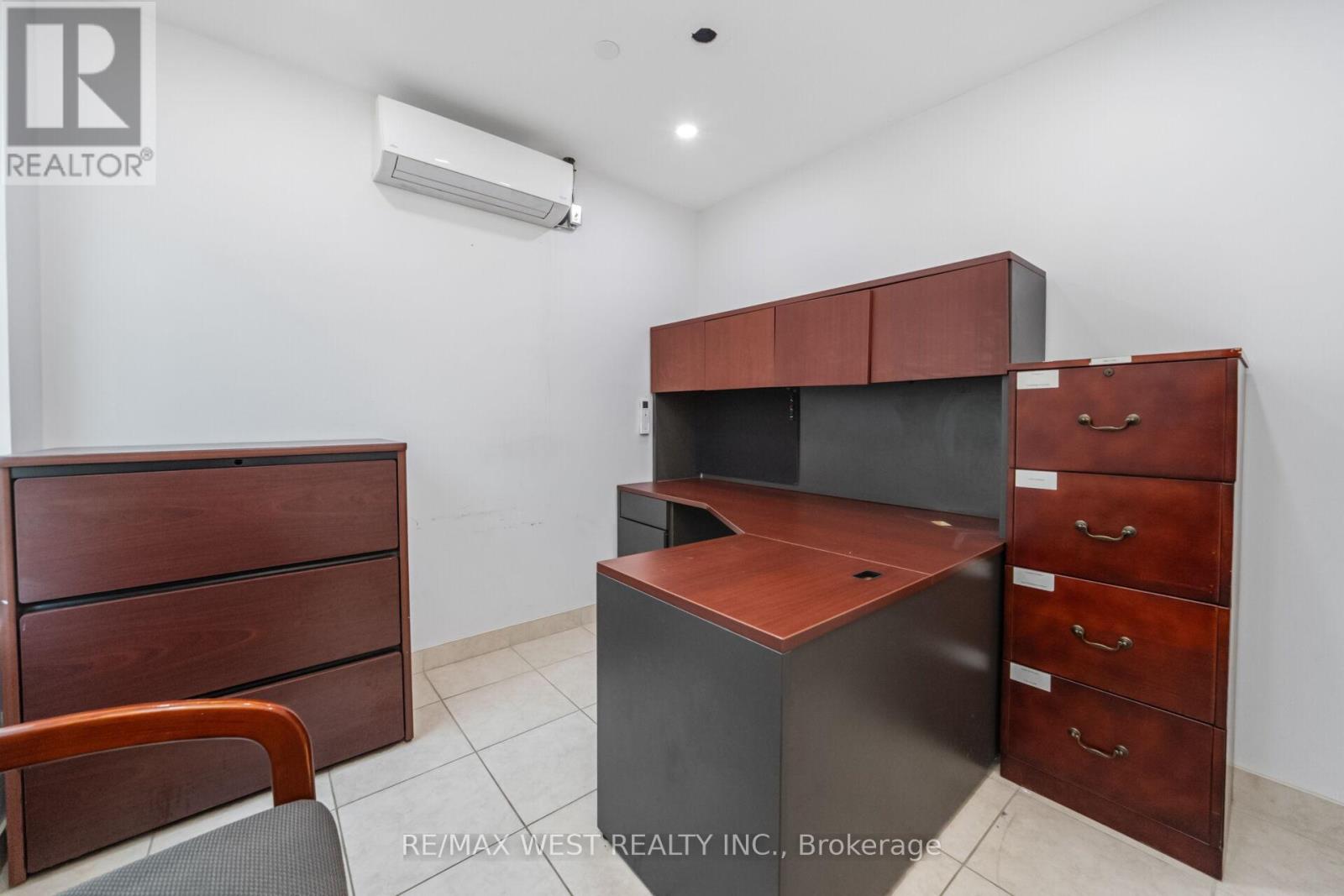 19 - 1662 Bonhill Road, Mississauga, Ontario  L5T 1E1 - Photo 10 - W12369714
